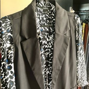 Brand New Mea Eor Long dressy collared vest.